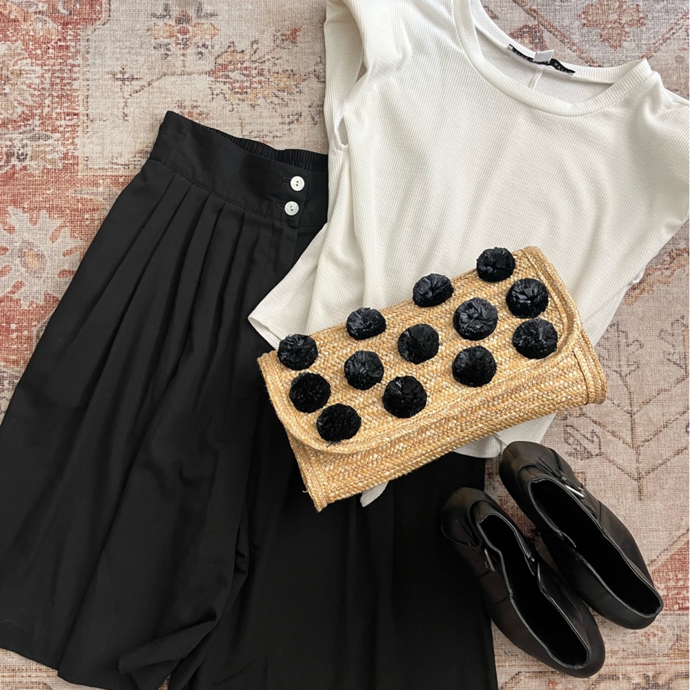 Vintage Kathie Lee high-waisted skirt shorts.